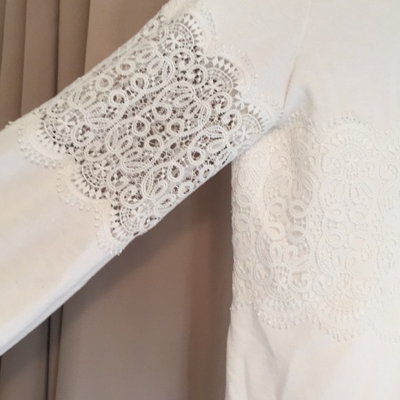 White lace inset sweatshirt - Picture 2 of 4